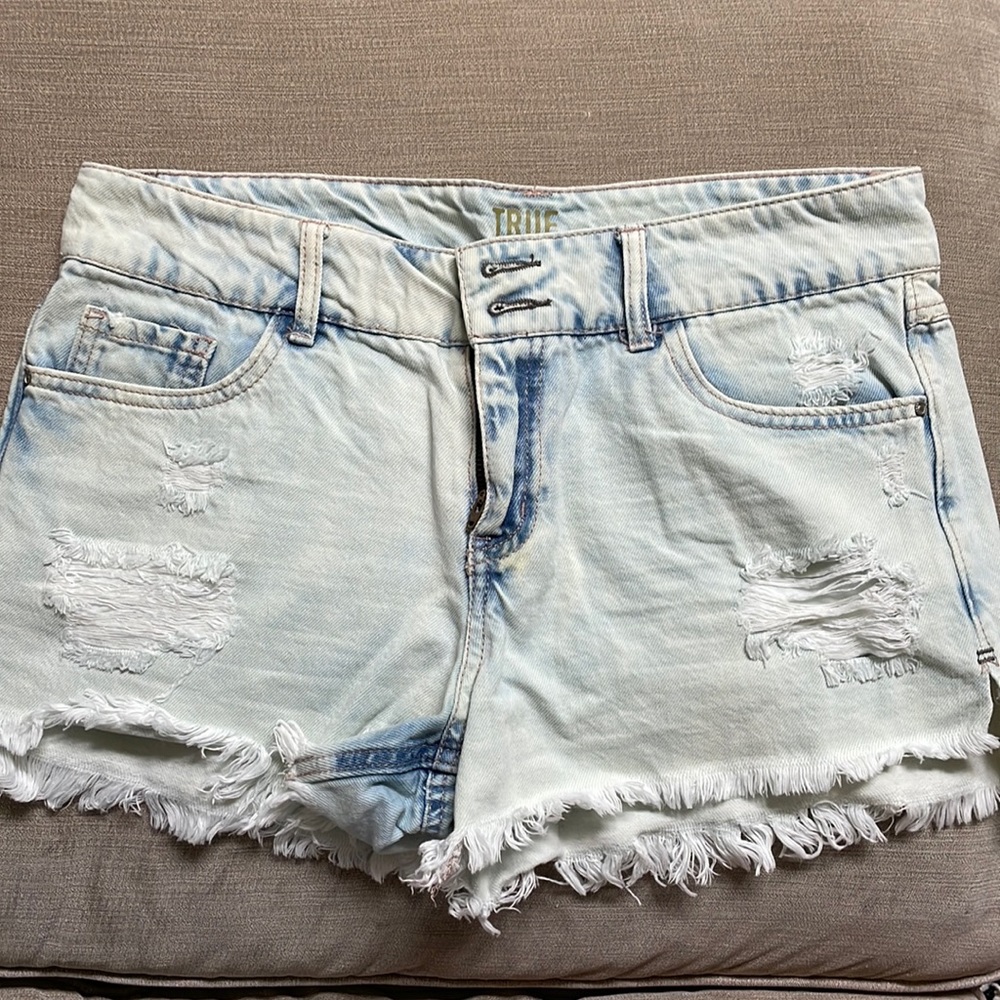 True Craft Distressed Jean Shorts Sz 9